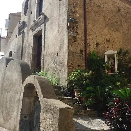 Il Covo Dei Re Bed & Breakfast *